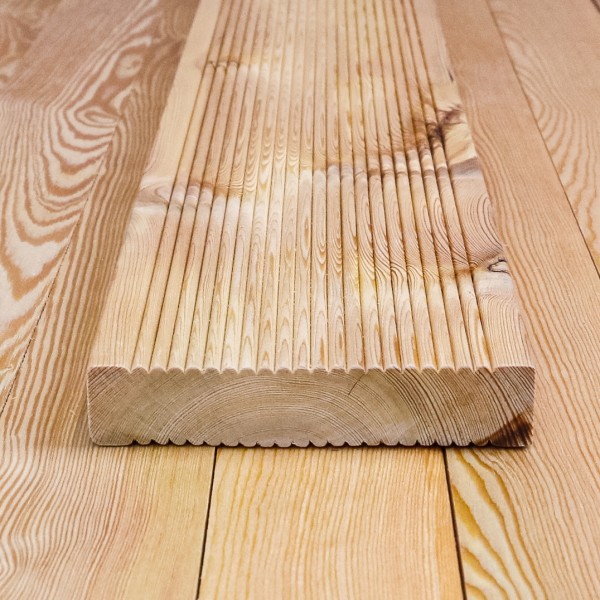 Terrassendielen geriffelt, 27 x 140 mm, C Sortierung.