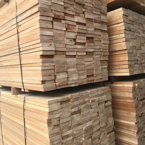 Bretter sägerau, Schnittholz aus Sibirische Lärche, US (I-III), KD, 25 x 125 mm