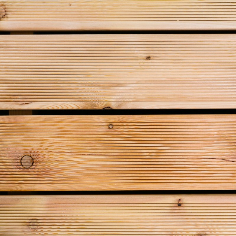 Terrassendielen geriffelt, 27 x 140 mm, B/C Sortierung.