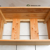 Hochbeet ohne Sichtschutz, aus Sibirischer Lärche, mit Pflanztrog, abnehmbare Abdeckleiste und mit Abdeckung, fertig montiert.