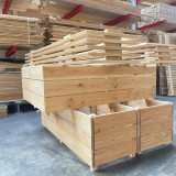 Hochbeet ohne Sichtschutz, aus Sibirischer Lärche, mit Abdeckleiste, fertig montiert.