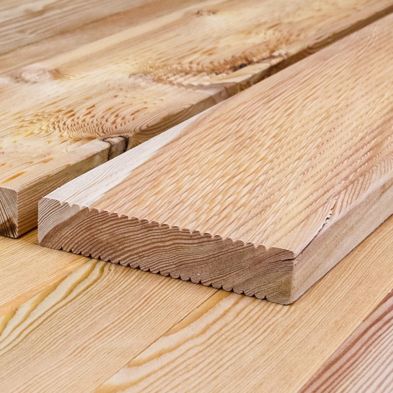 Terrassendielen geriffelt, 27 x 140 mm, B/C Sortierung.