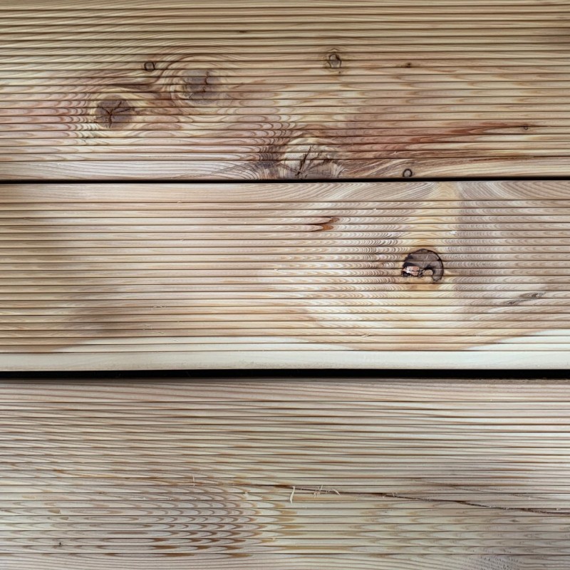 Terrassendielen geriffelt, 27 x 140 mm, C Sortierung.