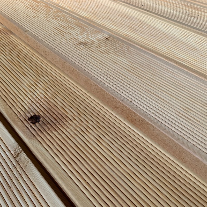 Terrassendielen geriffelt, 27 x 140 mm, C Sortierung.