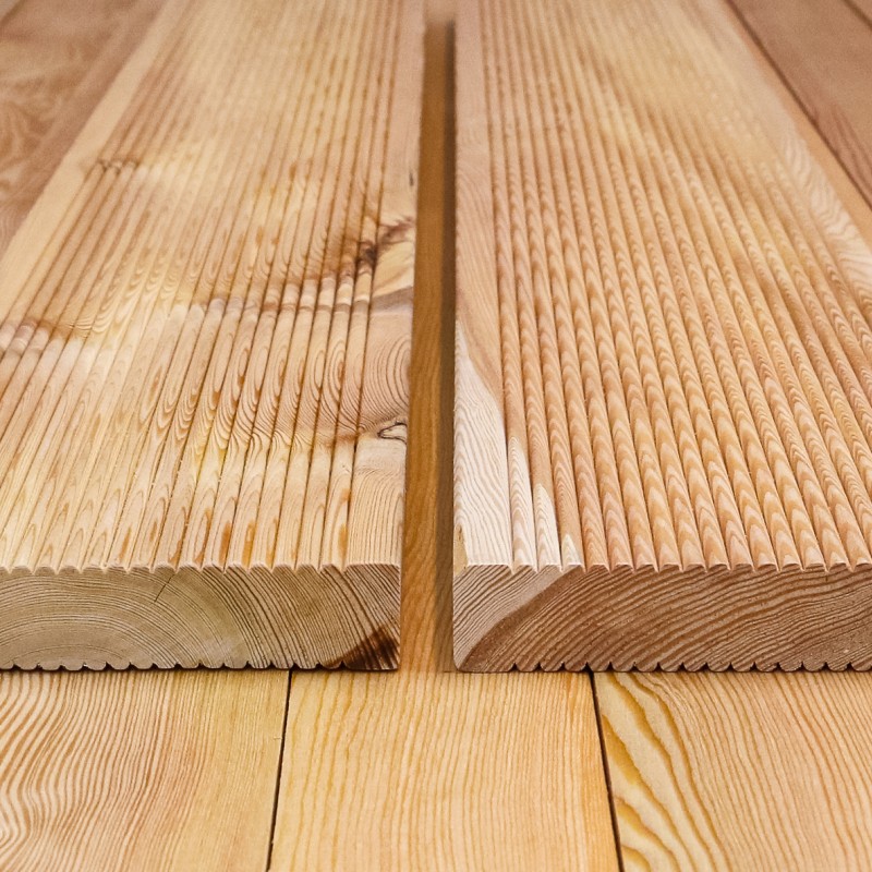 Bausatz Terrasse, Sibirische Lärche geriffelt, 27 x 140 mm, B/C Sortierung.