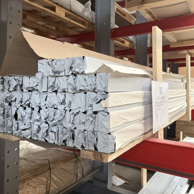 Aluminium Unterkonstruktion 60 x 40 mm, Stärke 3 mm, Schwarz